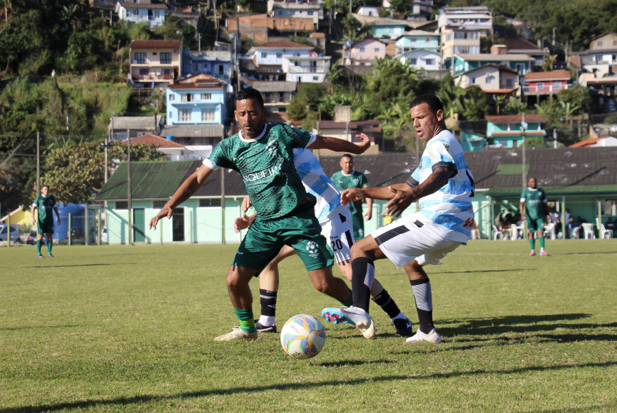 QUARENTÃO DE FLORIANÓPOLIS - GRÊMIO DE VIRADA VENCE FORA DE CASA